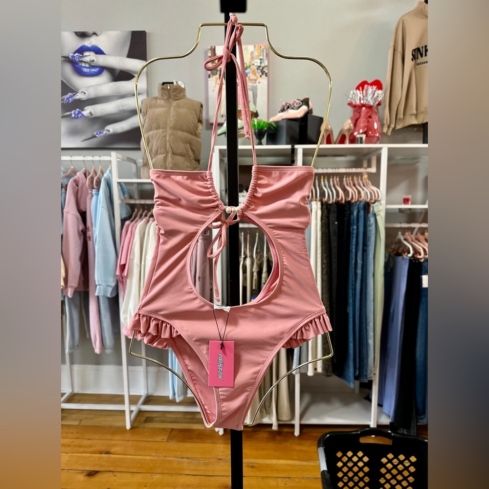 Edikted, pink cut out one piece